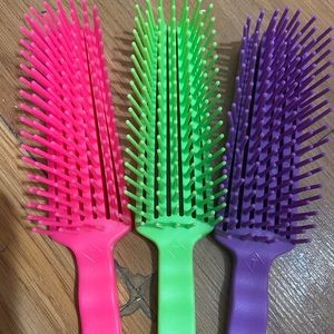 Tangle wrangler hair brush